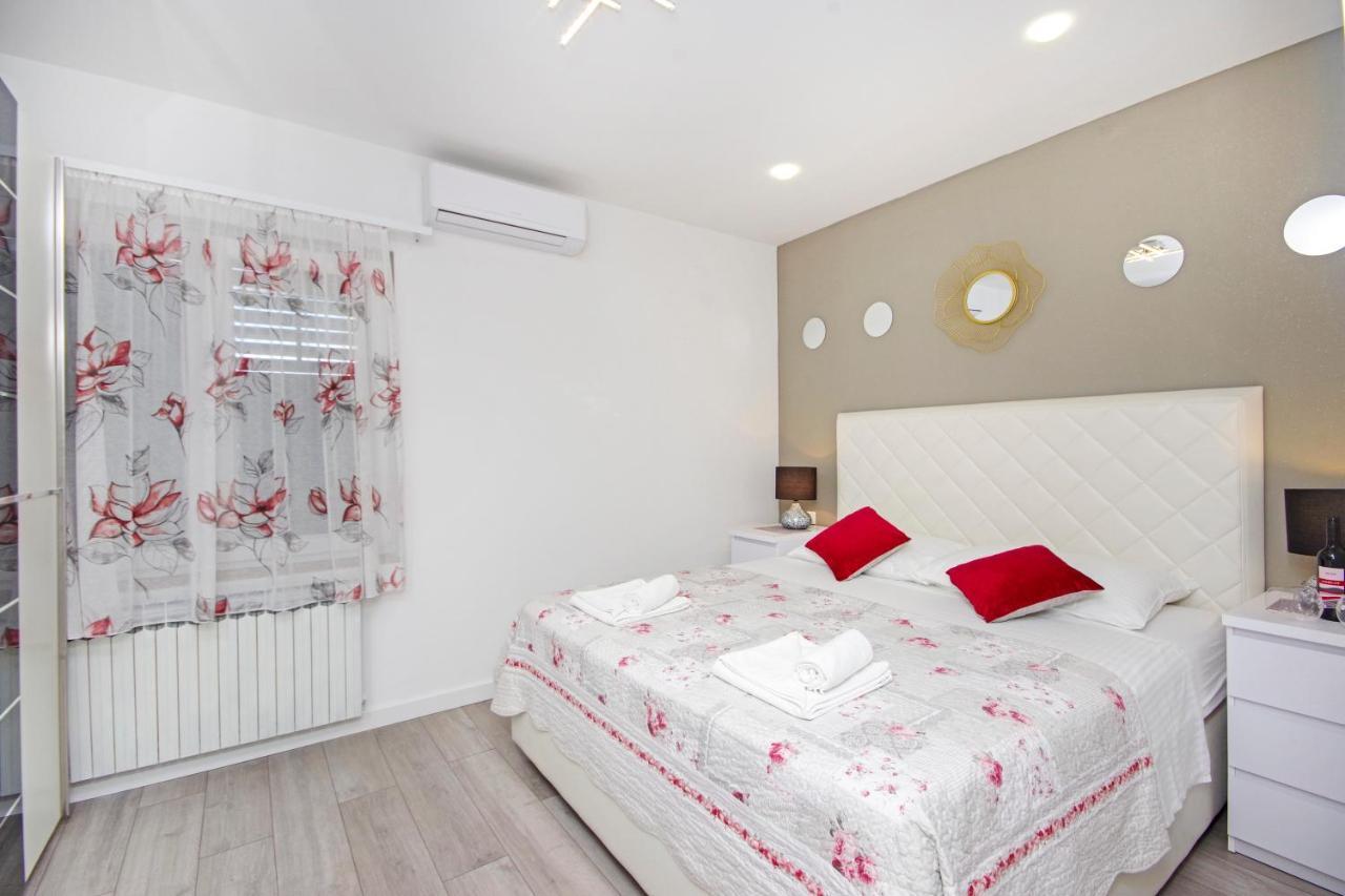 Villa Naomi Спліт Екстер'єр фото